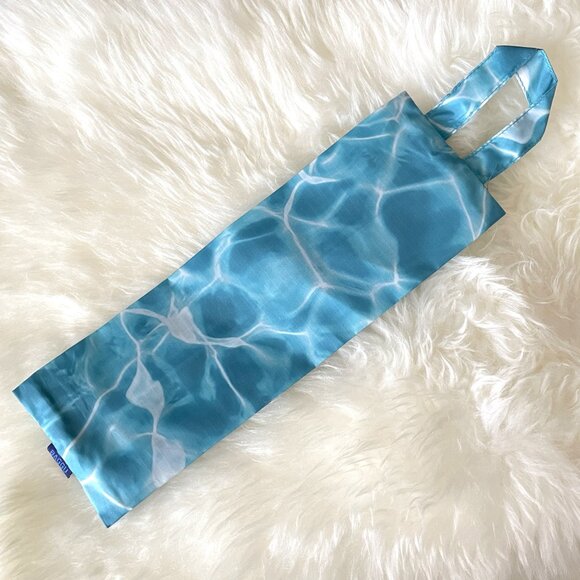 NWOT Baggu 3D Zip Pouch Small - Pool (Lawnscape) - Picture 4 of 8